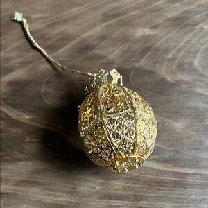 Elegant Gold Filigree Ornament